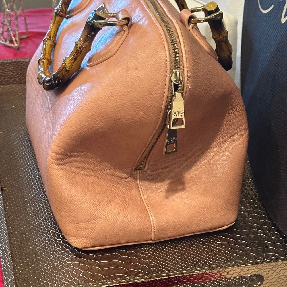 Spacious handbag - Picture 2 of 7